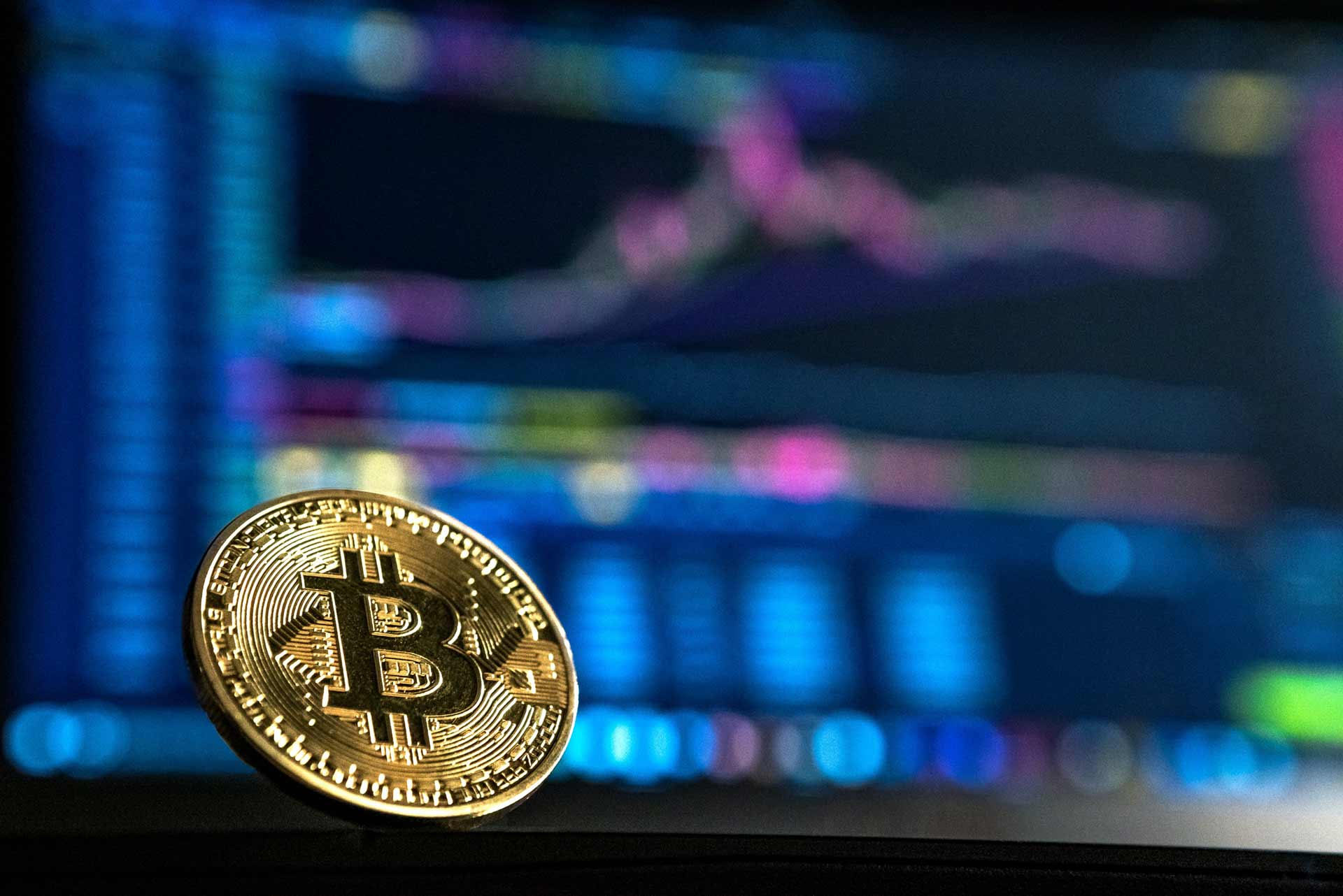 Luxxfolio to acquire 590 bitcoin miners